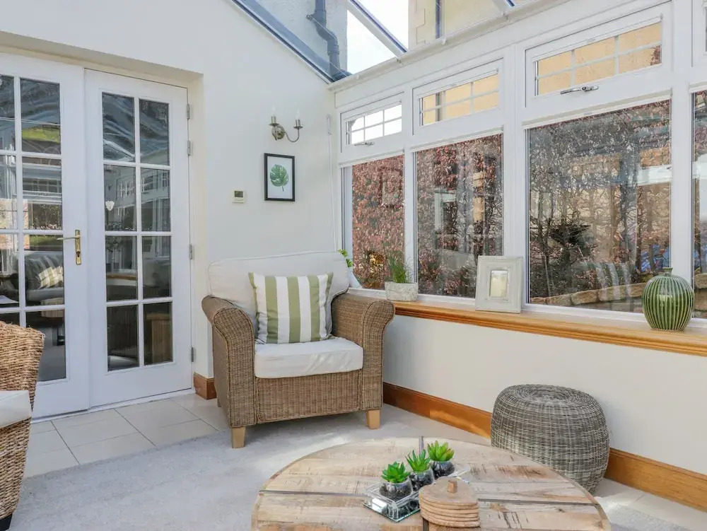 40 Bowmont Court