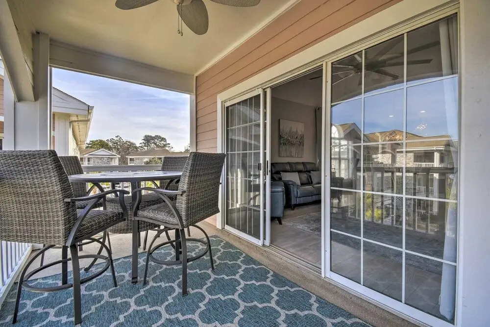 Myrtle Beach Condo: Golf Course + Pool View!
