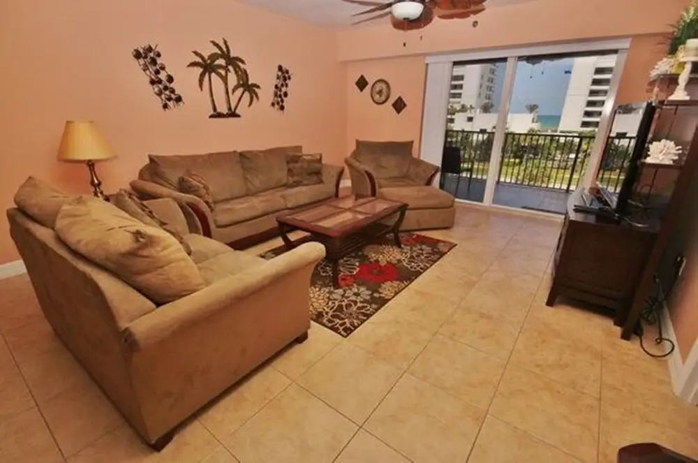 Oceanwalk 13-404 Apartment 3