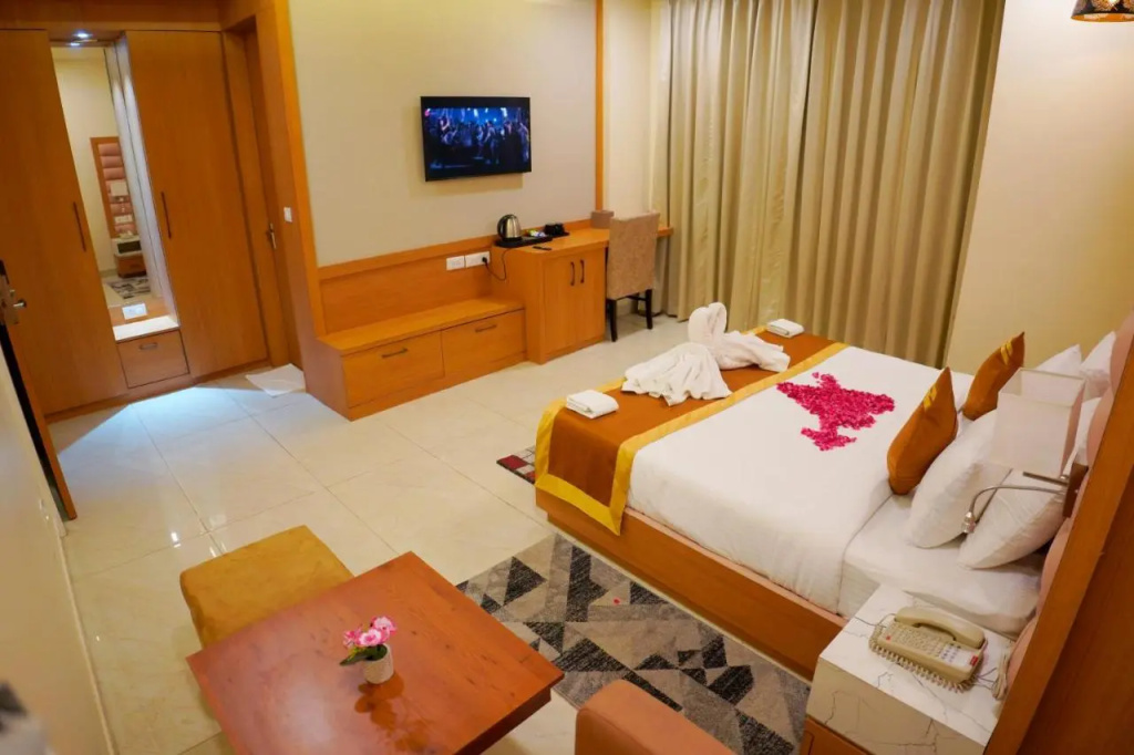 Hotel Cheer Royale