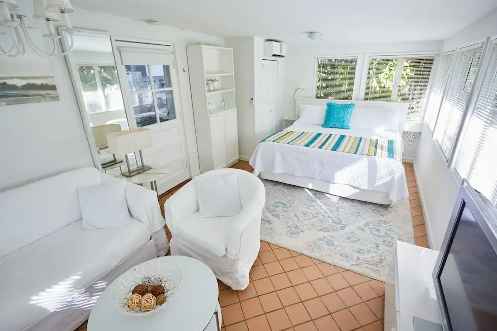 Miami Pool Cottage in El Portal
