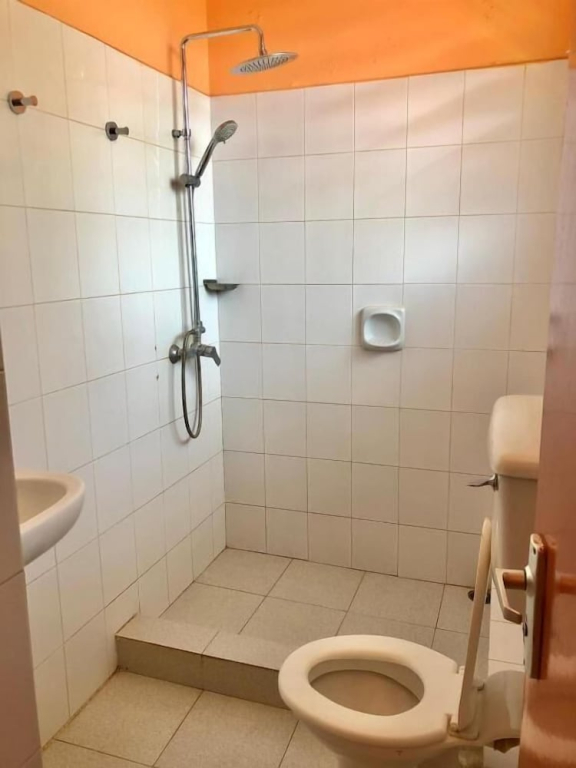 PRIMESHADE GUESTHOUSE