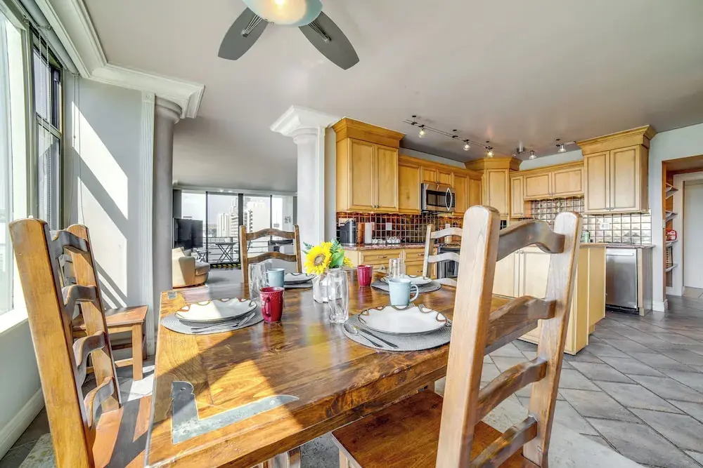 Dtwn Reno Retreat! Panoramic Views, 2 Living Areas