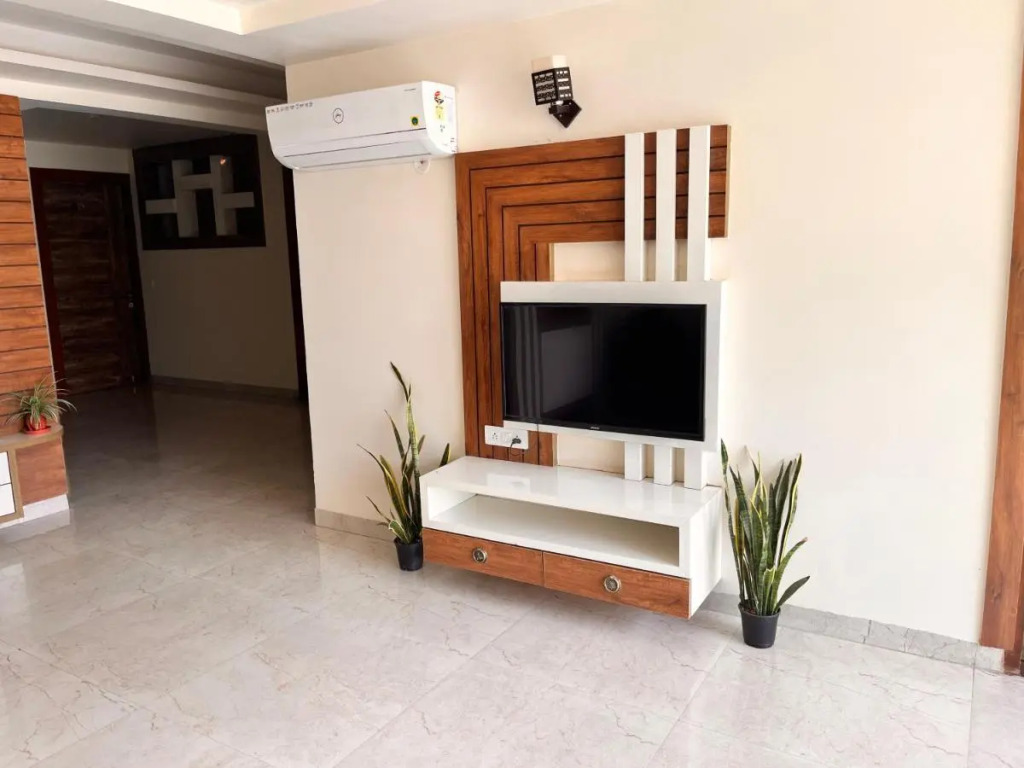 Hotel Maharaja Palace Boutique Hotels Near Medanta Medicity Gurgaon