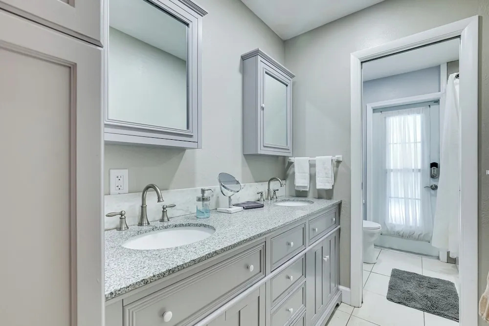 5 Mi to Busch Gardens Tampa Bay: Villa w/ Pool