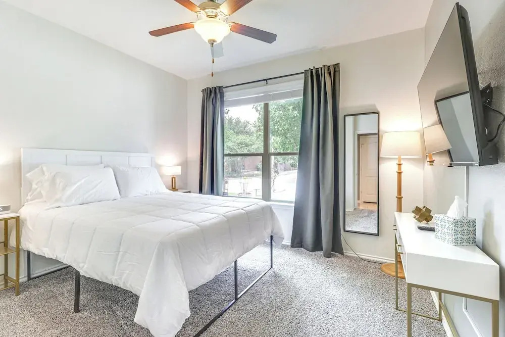 10 Mi to Dtwn Austin: Family Home w/ Communal Pool