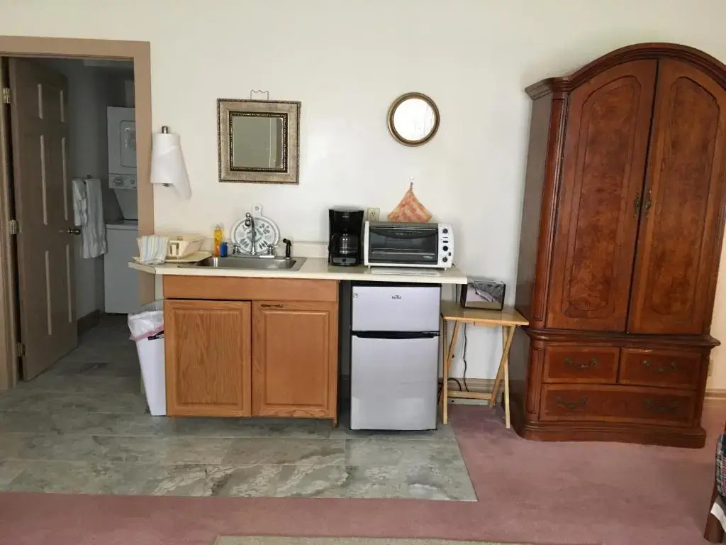 Oak Valley Inn and Suites