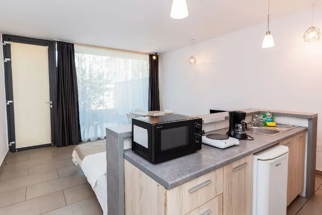 AIFEN Aparthotel - Apartamente pentru Toata Familia În Eforie Nord - cu Gradină Proprie, la 2 Pași de Plajă