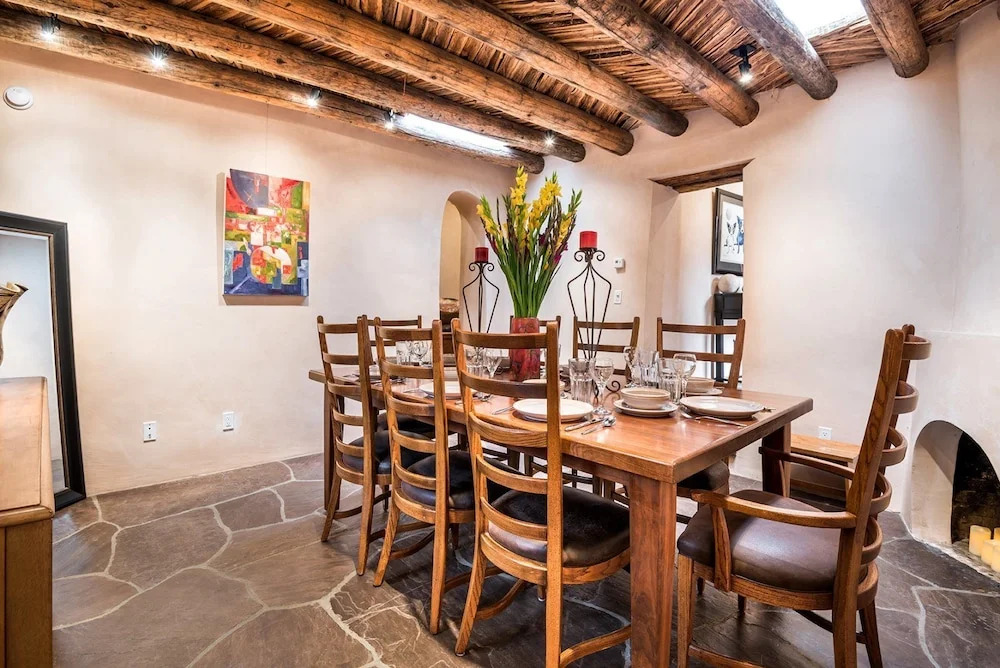 Corazon - Historic Luxury, Just Blocks to the Plaza, Excellent Outdoor Space