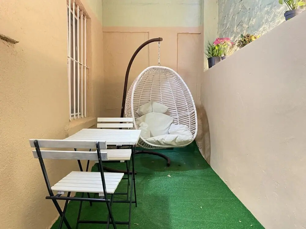 Lovely Home With Backyard in Cihangir
