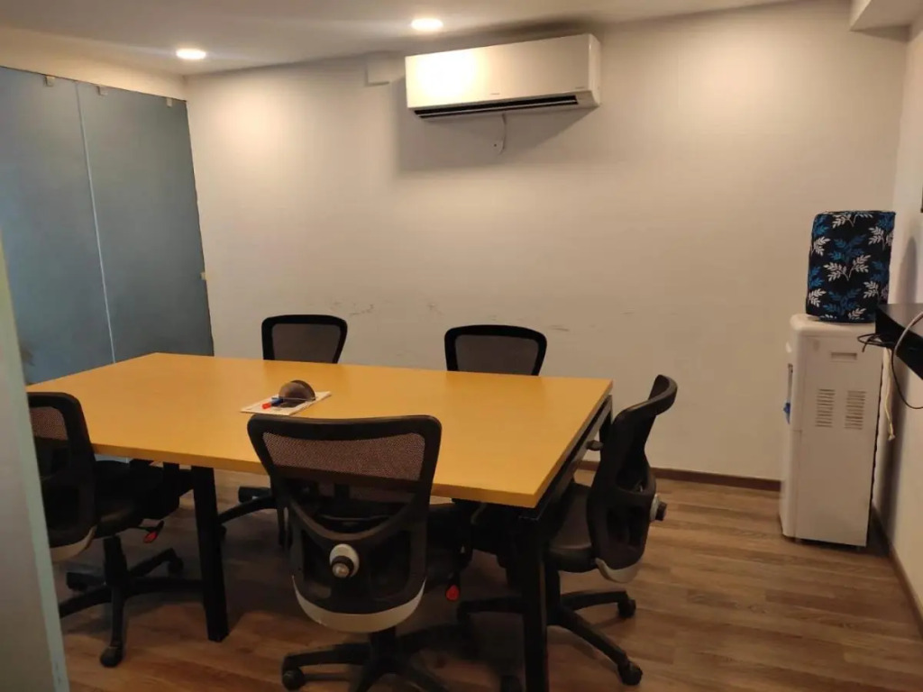 Saltstayz Express - Golf Course Road & DLF Phase-1