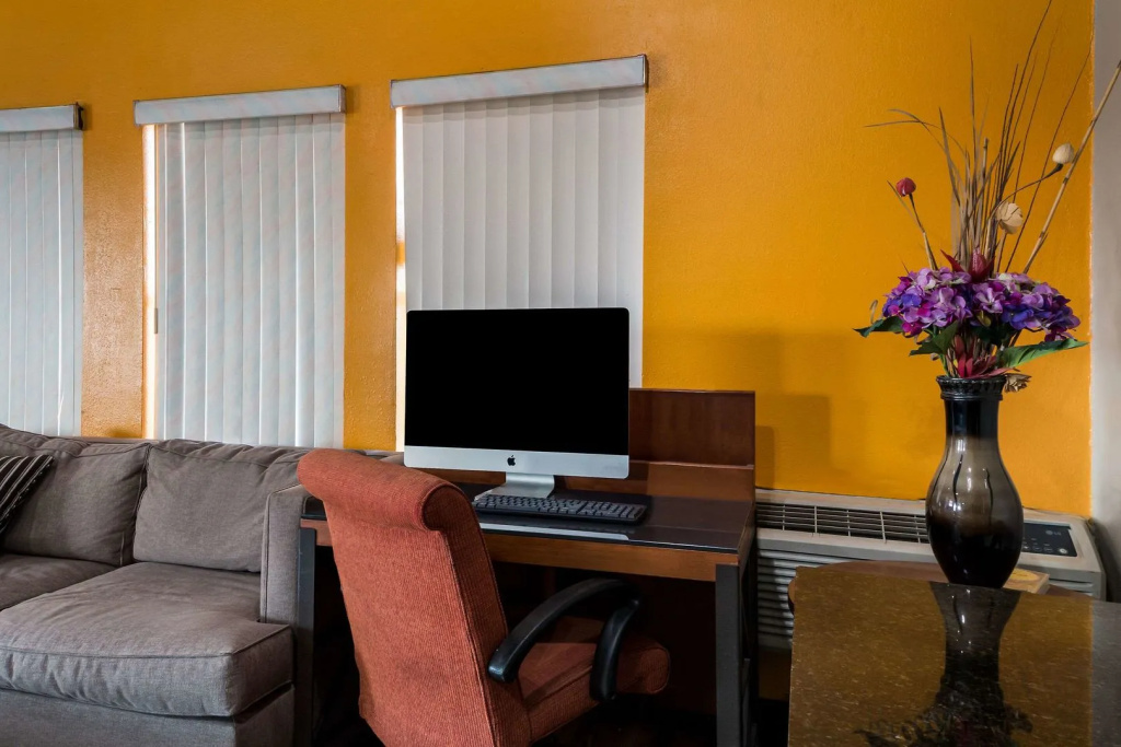 Express Inn & Suites San Antonio near SeaWorld - Medical Center