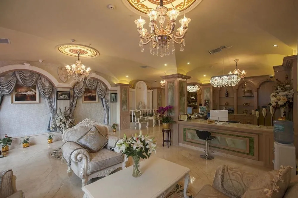 Roman Holiday Hotel (Wuhan Xibei Lake)