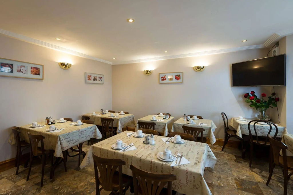 Adria Hotel
