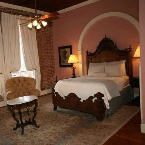 Ant Street Inn