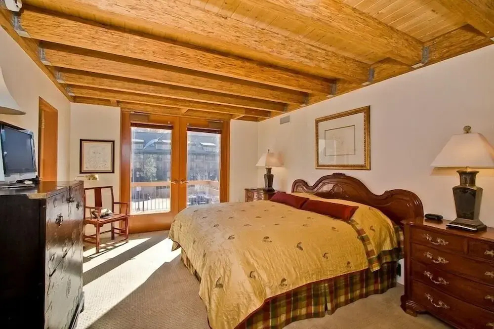 Downtown Penthouse 4 Bedroom Condo
