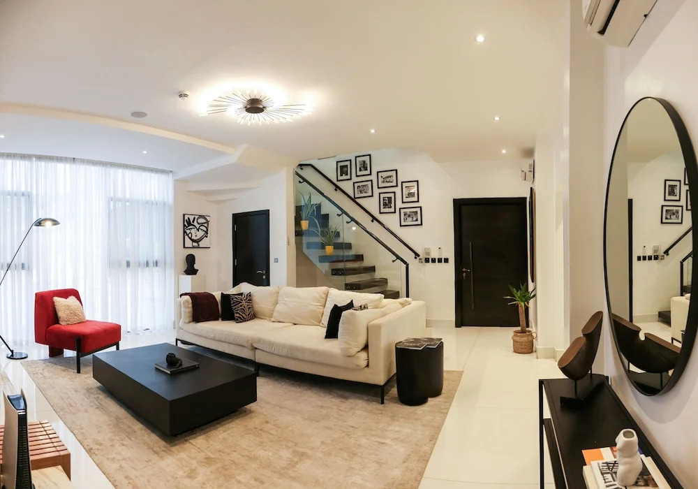 George Residence Banana Island