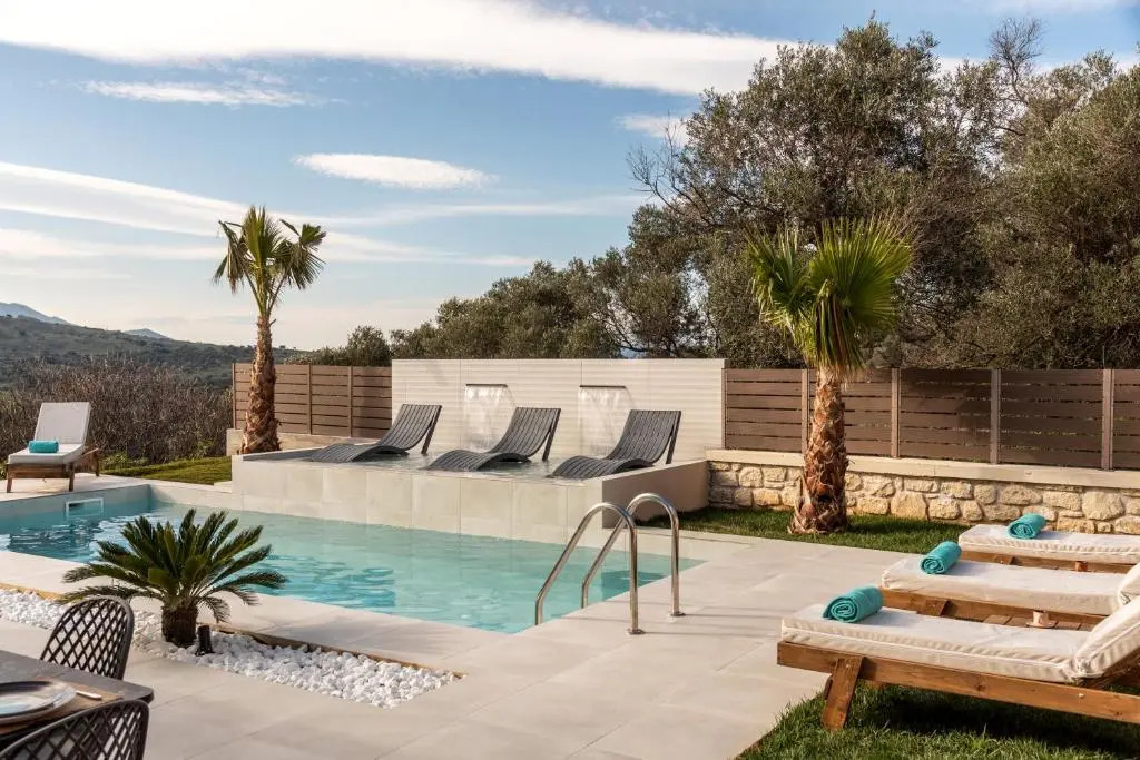 Villa Silentium Olia by PosarelliVillas