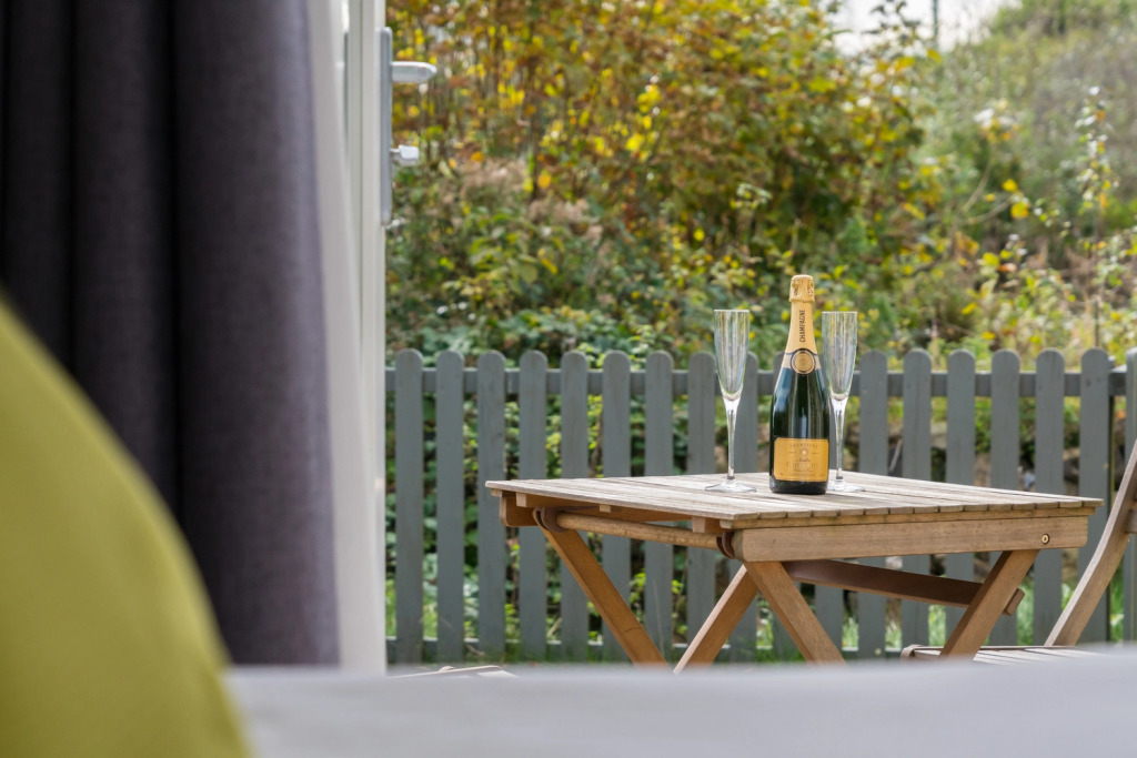 The Dairy - Luxury Cottage, Hot Tub and Summer House, Countryside Views, Pet Friendly