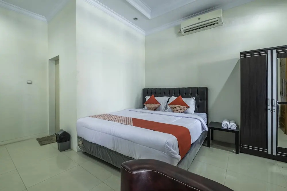 Zleepy Ks Tubun by OYO Rooms