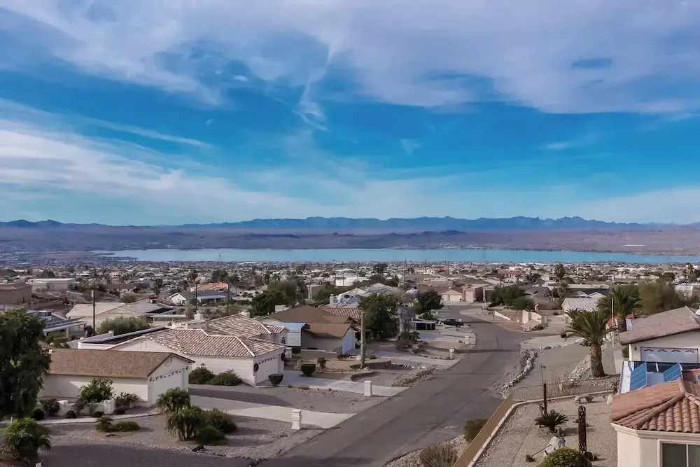 Vega Lane , Breathtaking Panoramic Lake View!