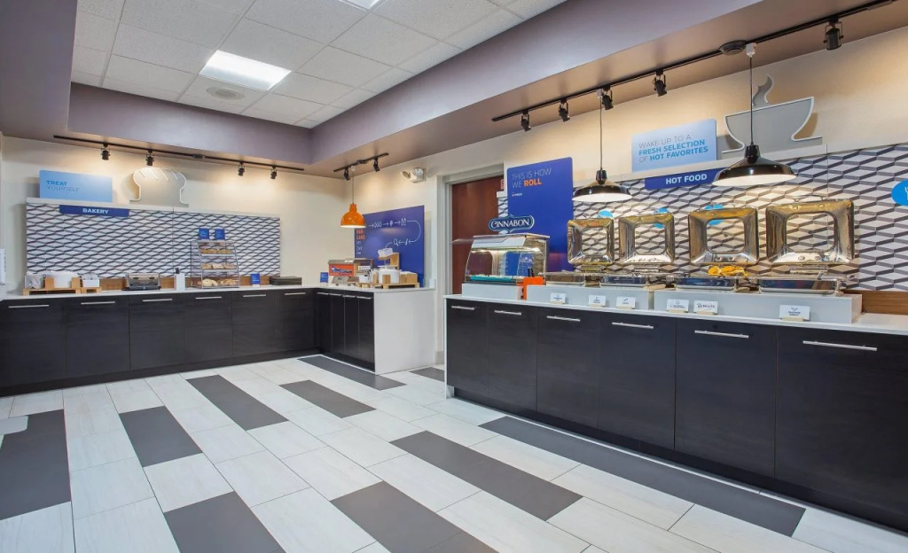 Holiday Inn Express & Suites Lebanon-Nashville Area by IHG