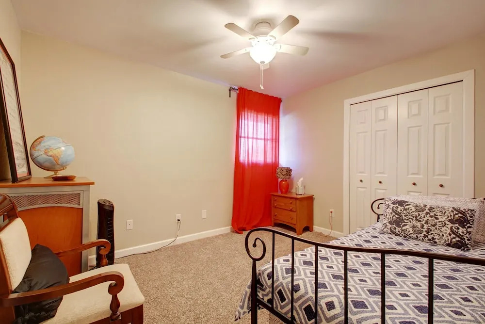 4BR 2.5BA The Lodge on Walnut Creek by RedAwning
