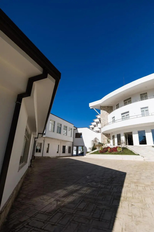 Chateau Linza Resort