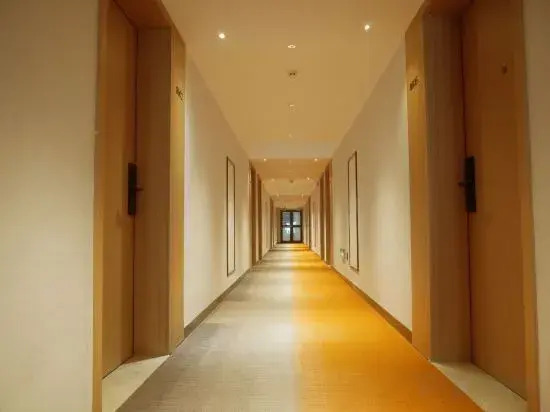 Yihao Hotel (Urumqi Toutunhe Tianhengji Branch)