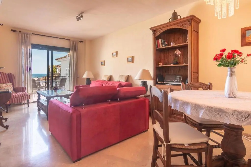 2233-Lovely 2 bedrooms on the beach, pool and port