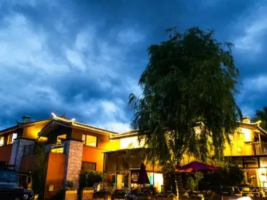 Hotel Searching Lu in old town District