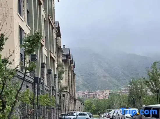 Badaling Guanshanyue Loft Villa