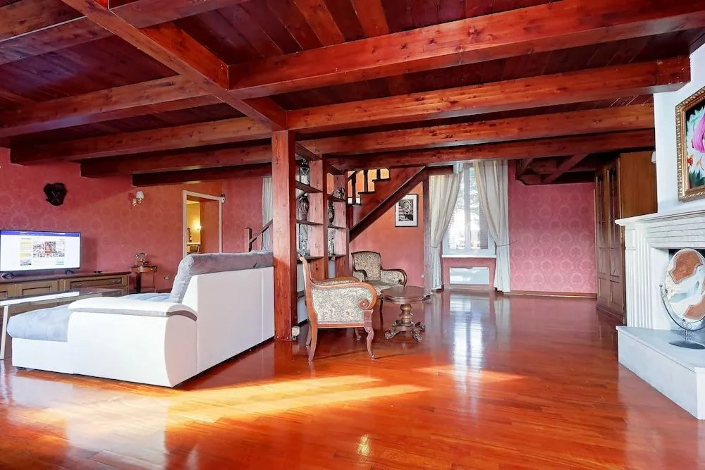 Luxor Domus Trastevere