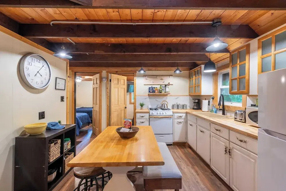 Arrowhead Lake Retreat by Avantstay Shared Pool, Game Room, Firepit
