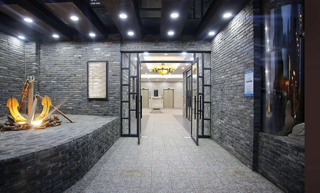 Dawn Beach Hotel