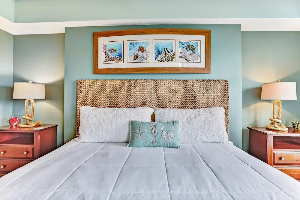 Cozy Beachfront 1BR w/ Stunning Views