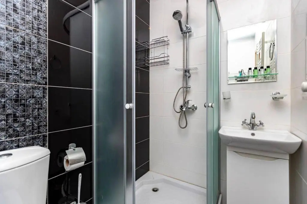 2 studio apartments w balcony in old Tbilisi