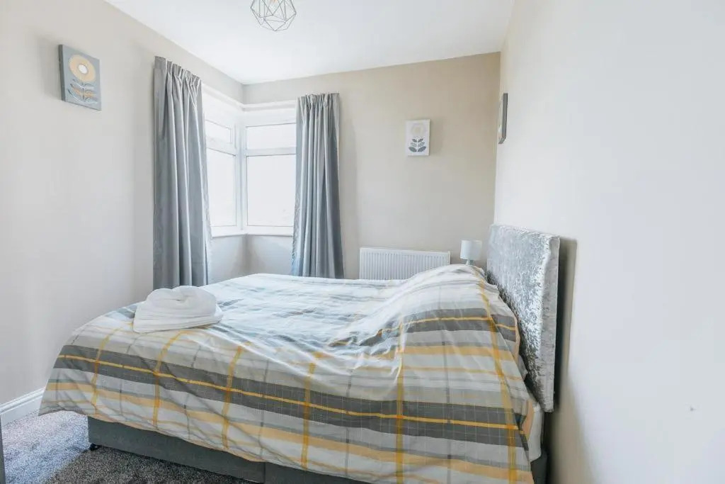 SEA VIEW - 3 bed apartment looking over Bridlington North Beach