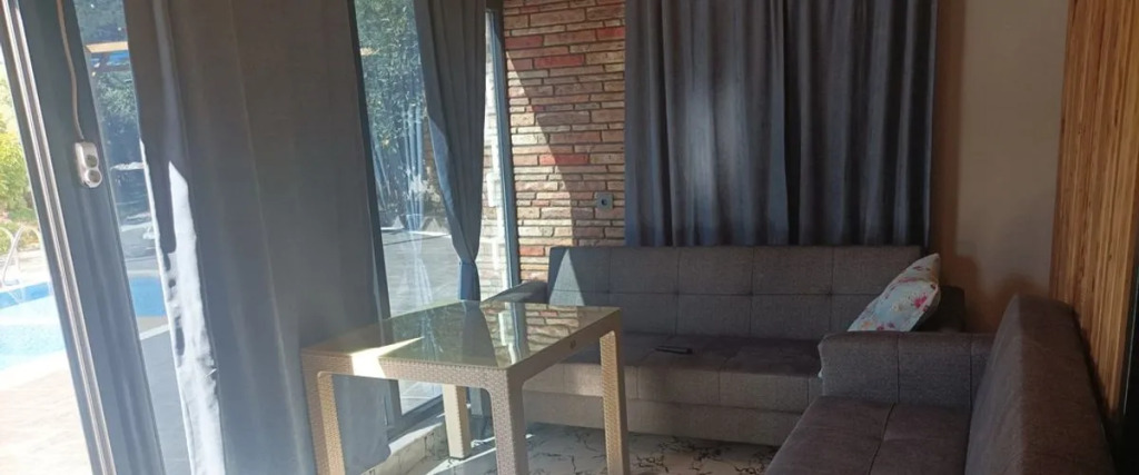 Karaoz Ay Su Apart