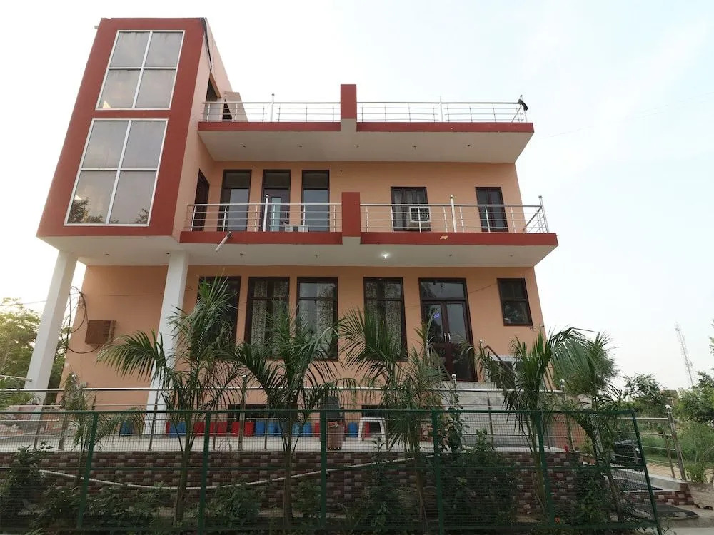 Oyo 22015 Hotel Lakshya Palace