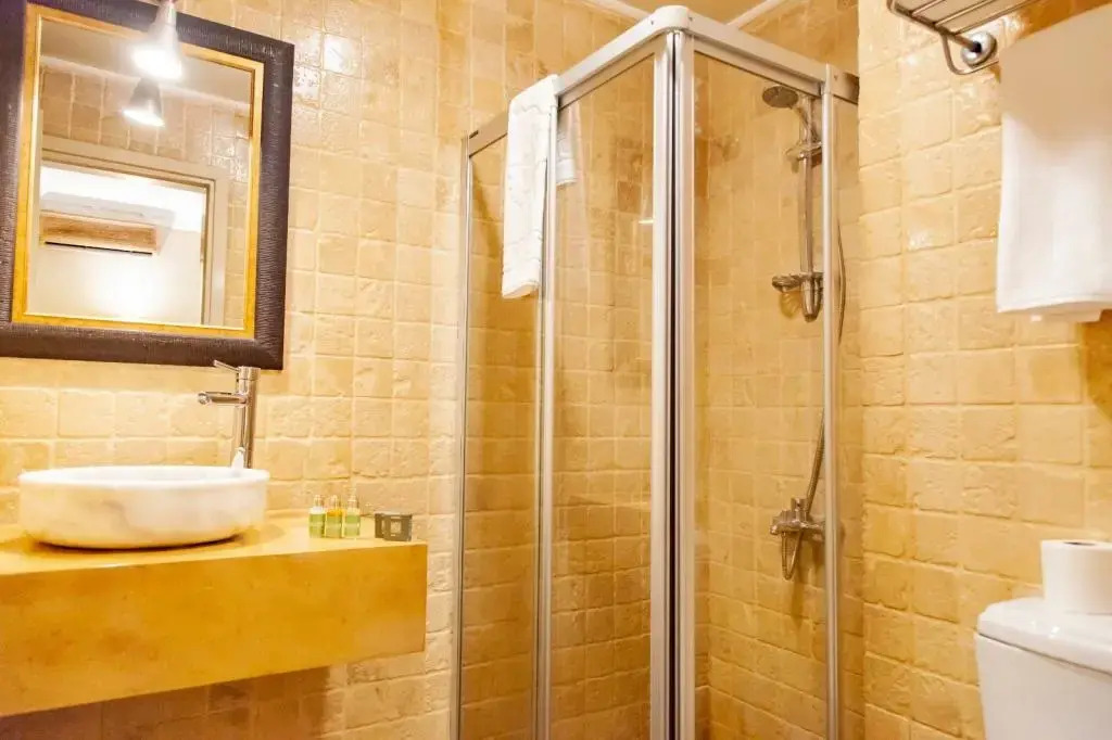 AlaHan Hotel