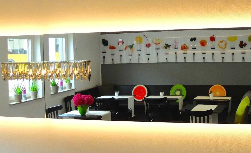 Hotel Sirrah