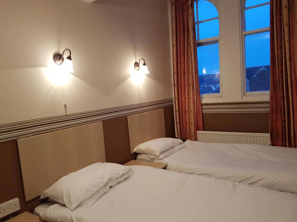 Grand Ash Hotel