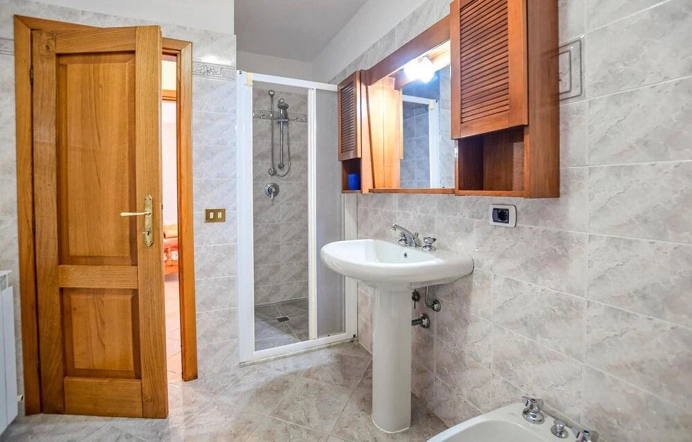 Awesome Home In Camaiore With Wifi