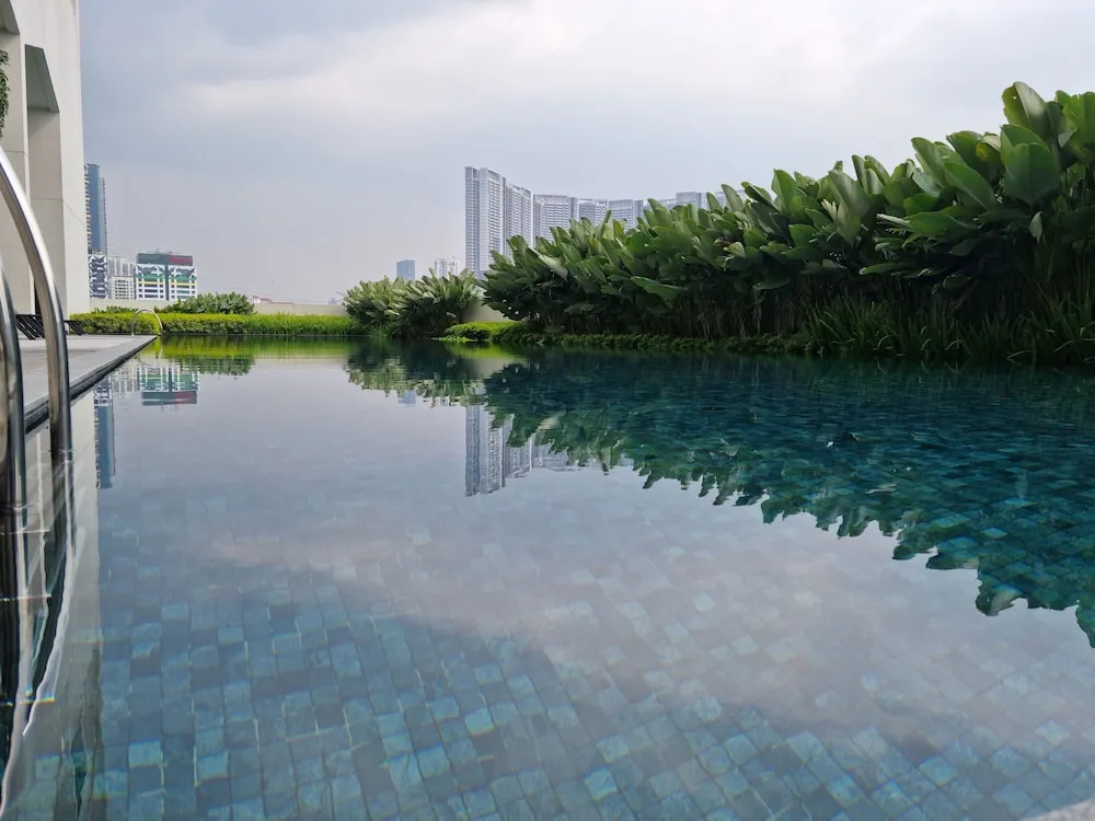 Una Residence By Maya