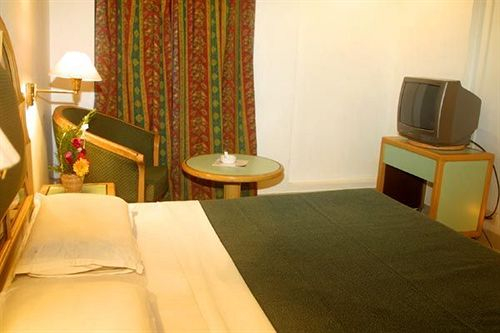 Hotel Maurya International
