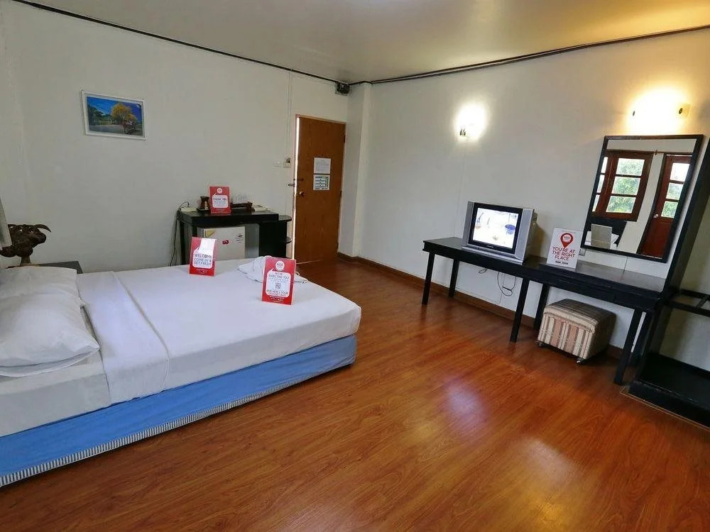 M.R Palace Hotel