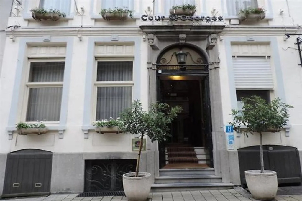 Cour St Georges