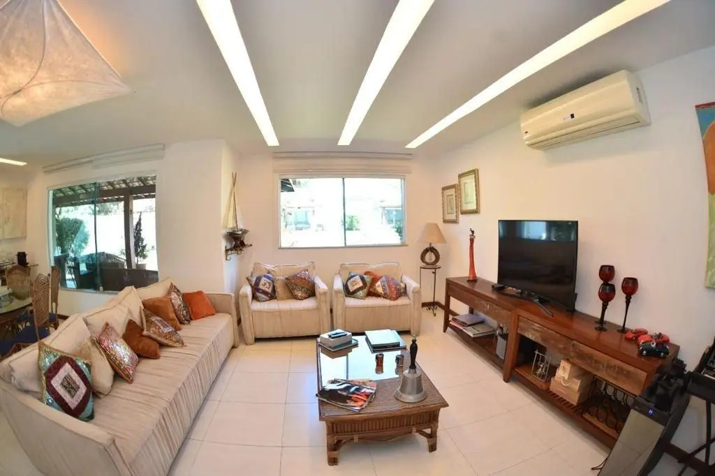 Excelente Casa com Quatro Suítes em Condomínio à 1min da Praia de Geribá Por Luxury Rentals