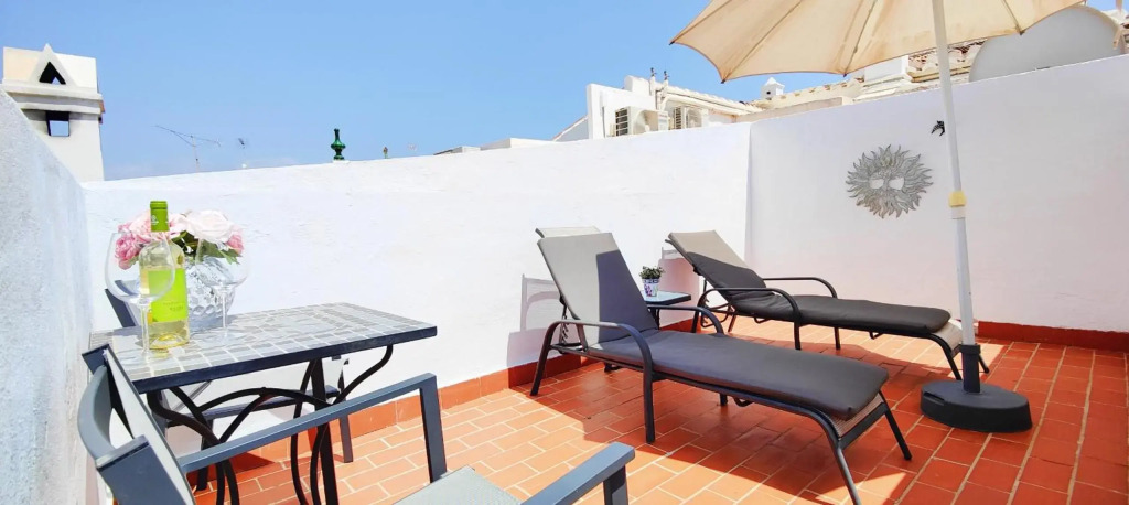 AP256 - Balcon Atico
